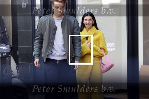 Amsterdam 4 mei 2020
Anna Nooshin en Robbert Rodenburg op de pc hoofstraat