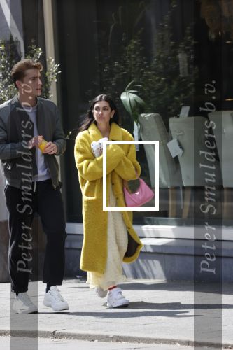Amsterdam 4 mei 2020
Anna Nooshin en Robbert Rodenburg op de pc hoofstraat