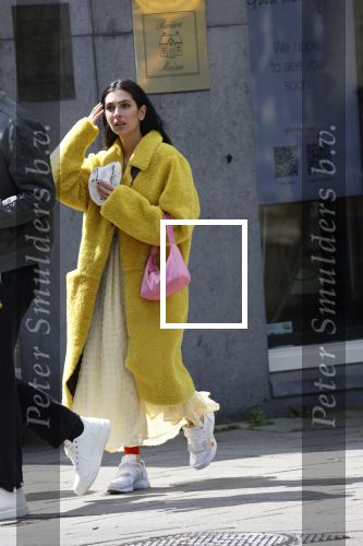 Amsterdam 4 mei 2020
Anna Nooshin en Robbert Rodenburg op de pc hoofstraat