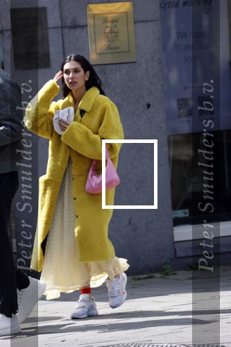 Amsterdam 4 mei 2020
Anna Nooshin en Robbert Rodenburg op de pc hoofstraat