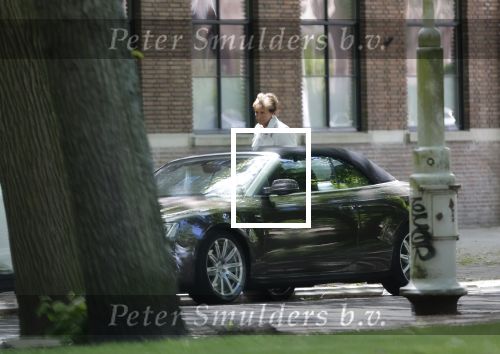 Amsterdam 14 mei 2020
Astrid Joosten arriveert bij haar huis .