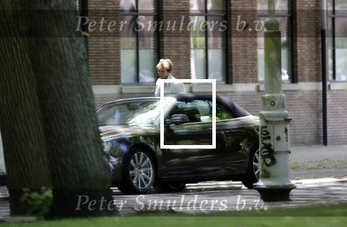 Amsterdam 14 mei 2020
Astrid Joosten arriveert bij haar huis .