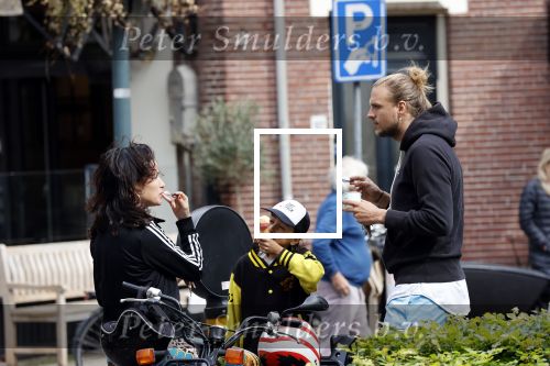 Amsterdam 18 mei 2020
Birgit Schuurman met zoontje op de motor. Ze gaan samen met haar vriend een ijsje eten