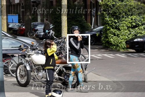 Amsterdam 18 mei 2020
Birgit Schuurman met zoontje op de motor. Ze gaan samen met haar vriend een ijsje eten
