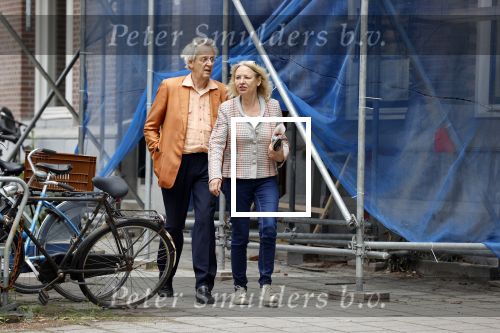 Amsterdam 8 juni 2020
Boudewijn Poelman met zijn  vrouw In Amsterdam zuid.