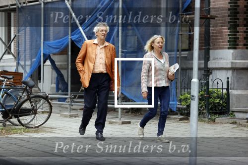 Amsterdam 8 juni 2020
Boudewijn Poelman met zijn  vrouw In Amsterdam zuid.