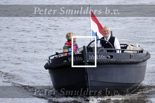 25 Mei 2020 Caroline Tensen met haar man in de sloep