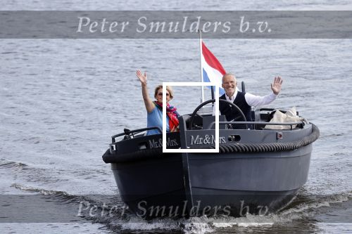 25 Mei 2020 Caroline Tensen met haar man in de sloep