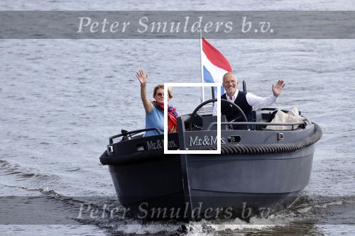 25 Mei 2020 Caroline Tensen met haar man in de sloep