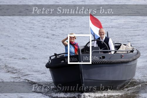 25 Mei 2020 Caroline Tensen met haar man in de sloep