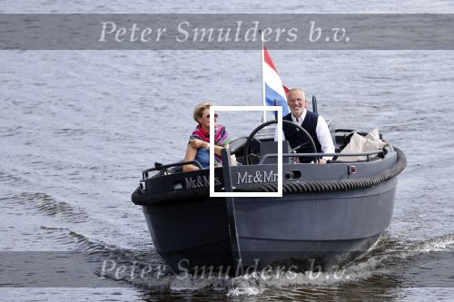 25 Mei 2020 Caroline Tensen met haar man in de sloep