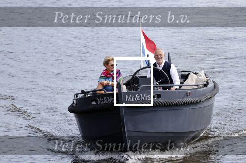 25 Mei 2020 Caroline Tensen met haar man in de sloep