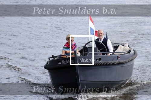 25 Mei 2020 Caroline Tensen met haar man in de sloep