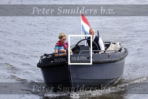 25 Mei 2020 Caroline Tensen met haar man in de sloep