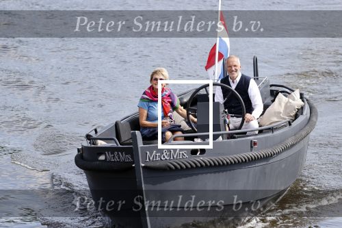 25 Mei 2020 Caroline Tensen met haar man in de sloep