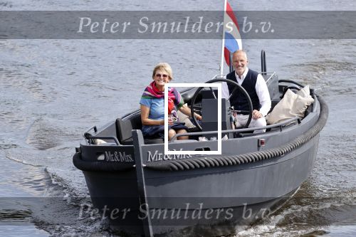 25 Mei 2020 Caroline Tensen met haar man in de sloep