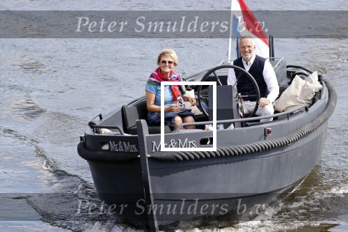 25 Mei 2020 Caroline Tensen met haar man in de sloep