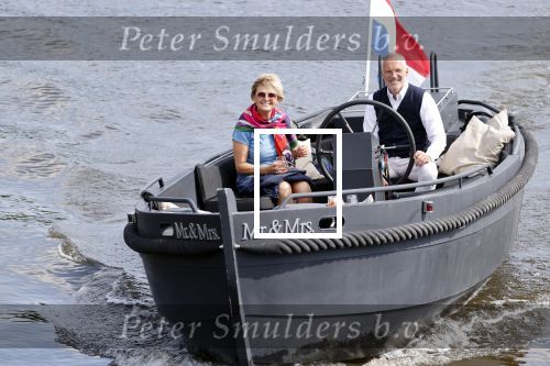 25 Mei 2020 Caroline Tensen met haar man in de sloep
