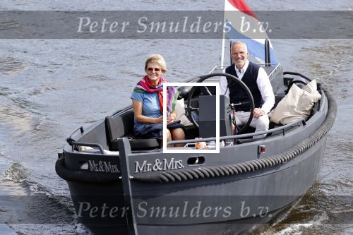 25 Mei 2020 Caroline Tensen met haar man in de sloep