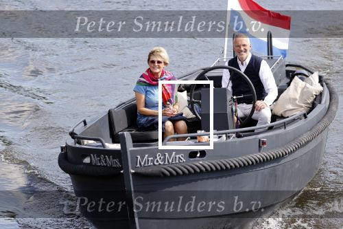 25 Mei 2020 Caroline Tensen met haar man in de sloep