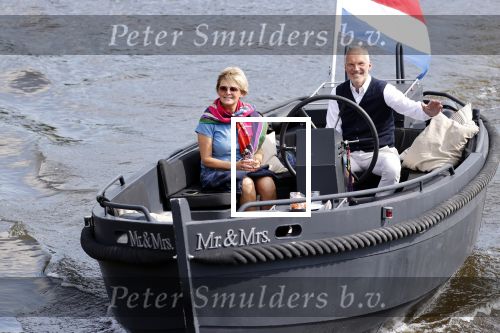 25 Mei 2020 Caroline Tensen met haar man in de sloep