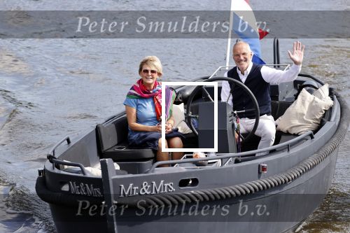 25 Mei 2020 Caroline Tensen met haar man in de sloep