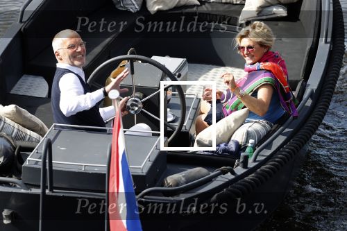 25 Mei 2020 Caroline Tensen met haar man in de sloep