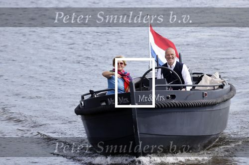 Amsterdam 25 mei 2020
Caroline Tensen met haar man ErnstJan Smids op hun boor Mr&Mrs op de amstel