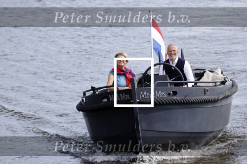 Amsterdam 25 mei 2020
Caroline Tensen met haar man ErnstJan Smids op hun boor Mr&Mrs op de amstel
