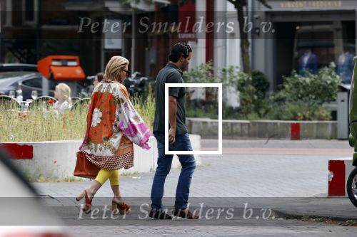 Amsterdam 3 juni 2020
Connie Witteman met haar zoon Marvin Breukhoven op terras en in haar biro karretje
