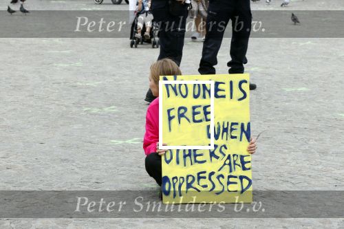 Amsterdam 1 juni 2020
Demonstratie op de dam tegen politiegeweld tegen donkere mensen naar aanleiding van de dood van George Floyd door poltieman in USA
