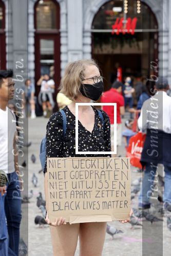 Amsterdam 1 juni 2020
Demonstratie op de dam tegen politiegeweld tegen donkere mensen naar aanleiding van de dood van George Floyd door poltieman in USA