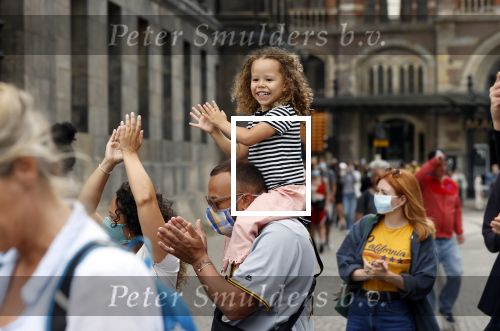 Amsterdam 1 juni 2020
Demonstratie op de dam tegen politiegeweld tegen donkere mensen naar aanleiding van de dood van George Floyd door poltieman in USA