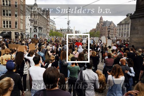 Amsterdam 1 juni 2020
Demonstratie op de dam tegen politiegeweld tegen donkere mensen naar aanleiding van de dood van George Floyd door poltieman in USA