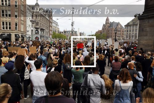Amsterdam 1 juni 2020
Demonstratie op de dam tegen politiegeweld tegen donkere mensen naar aanleiding van de dood van George Floyd door poltieman in USA