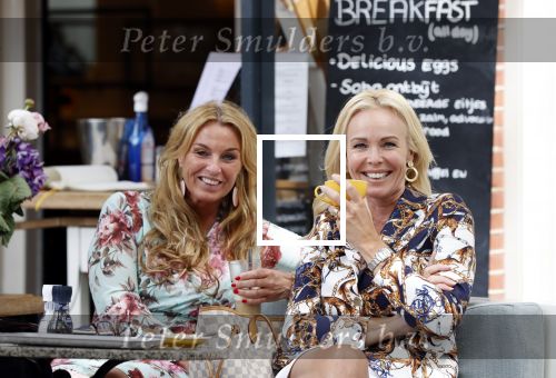 Amsterdam 1 juni 2020
Denise Boekhoff op terras met een vriendin