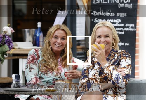 Amsterdam 1 juni 2020
Denise Boekhoff op terras met een vriendin