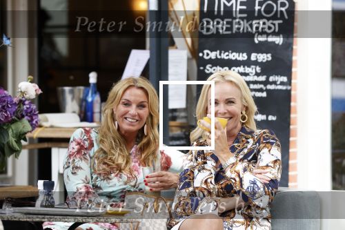 Amsterdam 1 juni 2020
Denise Boekhoff op terras met een vriendin