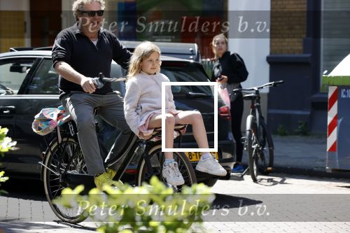 Amsterdam 29 mei 2020
Dirk Zeelenberg op de fiets met zijn dochter