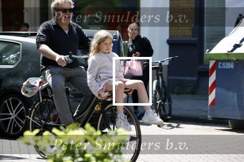Amsterdam 29 mei 2020
Dirk Zeelenberg op de fiets met zijn dochter