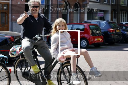 Amsterdam 29 mei 2020
Dirk Zeelenberg op de fiets met zijn dochter