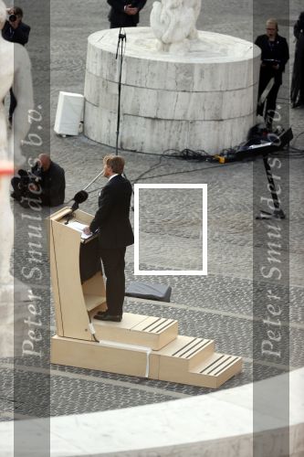 Amsterdam 4 mei 2020
Dodenherdenking op de dam zonder publiek vanwege Corona . Koning Willem Alexander Koningin Maxima Femke Halsema Gerdi Verbeet en Marc Rutte zijn aanwezig . Er ston veel politie aan de zijkanten en op de daken .