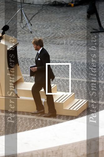 Amsterdam 4 mei 2020
Dodenherdenking op de dam zonder publiek vanwege Corona . Koning Willem Alexander Koningin Maxima Femke Halsema Gerdi Verbeet en Marc Rutte zijn aanwezig . Er ston veel politie aan de zijkanten en op de daken .