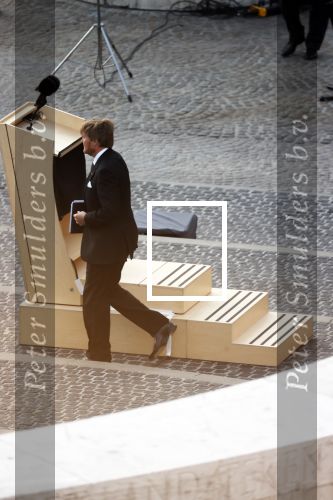 Amsterdam 4 mei 2020
Dodenherdenking op de dam zonder publiek vanwege Corona . Koning Willem Alexander Koningin Maxima Femke Halsema Gerdi Verbeet en Marc Rutte zijn aanwezig . Er ston veel politie aan de zijkanten en op de daken .