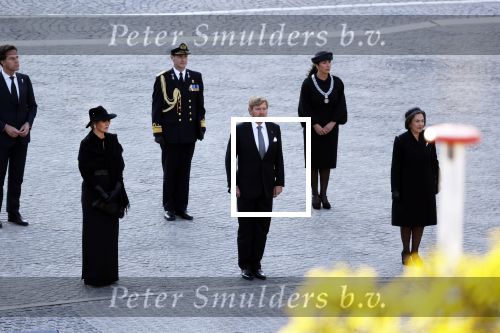 Amsterdam 4 mei 2020
Dodenherdenking op de dam zonder publiek vanwege Corona . Koning Willem Alexander Koningin Maxima Femke Halsema Gerdi Verbeet en Mark Rutte zijn aanwezig . Er ston veel politie aan de zijkanten en op de daken .