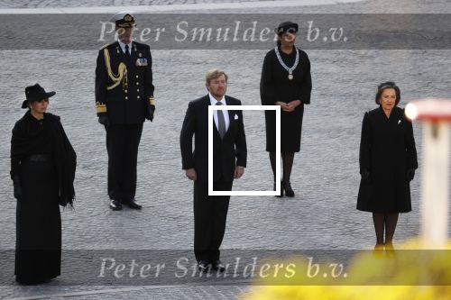 Amsterdam 4 mei 2020
Dodenherdenking op de dam zonder publiek vanwege Corona . Koning Willem Alexander Koningin Maxima Femke Halsema Gerdi Verbeet en Mark Rutte zijn aanwezig . Er ston veel politie aan de zijkanten en op de daken .