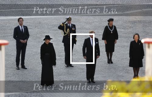 Amsterdam 4 mei 2020
Dodenherdenking op de dam zonder publiek vanwege Corona . Koning Willem Alexander Koningin Maxima Femke Halsema Gerdi Verbeet en Mark Rutte zijn aanwezig . Er ston veel politie aan de zijkanten en op de daken .