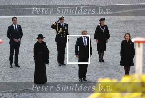 Amsterdam 4 mei 2020
Dodenherdenking op de dam zonder publiek vanwege Corona . Koning Willem Alexander Koningin Maxima Femke Halsema Gerdi Verbeet en Mark Rutte zijn aanwezig . Er ston veel politie aan de zijkanten en op de daken .