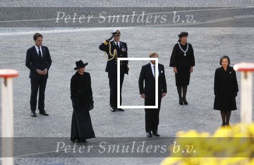 Amsterdam 4 mei 2020
Dodenherdenking op de dam zonder publiek vanwege Corona . Koning Willem Alexander Koningin Maxima Femke Halsema Gerdi Verbeet en Mark Rutte zijn aanwezig . Er ston veel politie aan de zijkanten en op de daken .