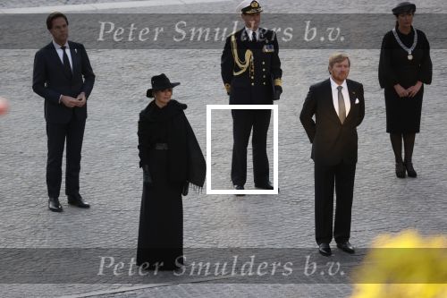 Amsterdam 4 mei 2020
Dodenherdenking op de dam zonder publiek vanwege Corona . Koning Willem Alexander Koningin Maxima Femke Halsema Gerdi Verbeet en Mark Rutte zijn aanwezig . Er ston veel politie aan de zijkanten en op de daken .